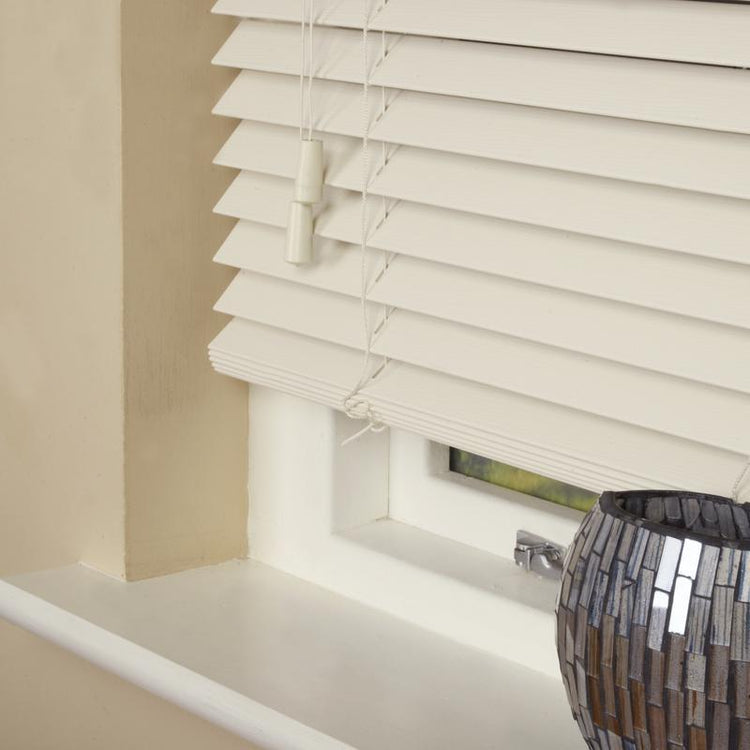 35mm Essence Fauxwood Venetian Blind Fine Grain in Mirage Parchment ...